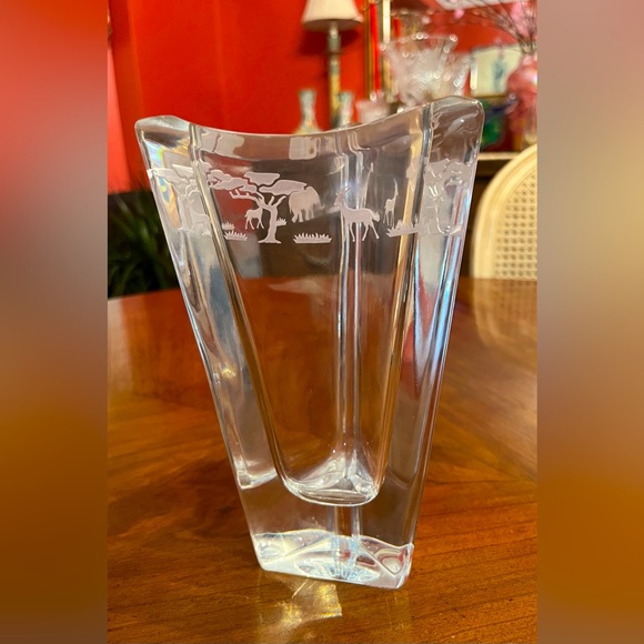 Mikasa Vintage SAFARI Etched Triangular Vase 8”. *Retired Rare - Picture 10 of 12